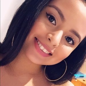 Meet your Posher, Daniela